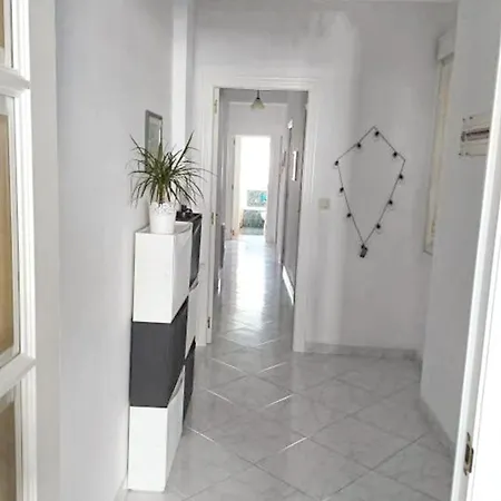 Comfortable In With Many Amenities 83 M² * A Coruña