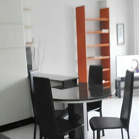 Comfortable In With Many Amenities 83 M² *