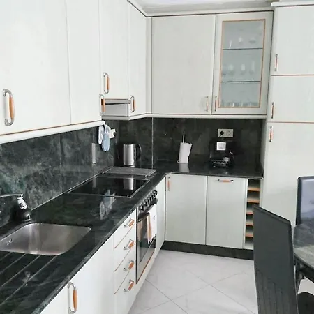 Comfortable In With Many Amenities 83 M² A Coruña